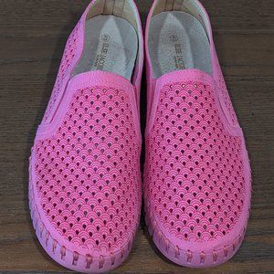 Tulip 140 Perforated Slip-On Sneaker